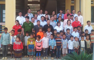 Hội CTĐ huyện Si Ma Cai (Lào Cai): Tổ chức lễ ký kết nhận đỡ đầu trẻ em mồ côi