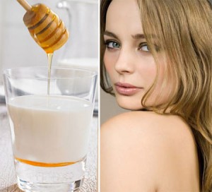 Cách dùng sữa ong chúa tươi phục hồi tuổi thanh xuân