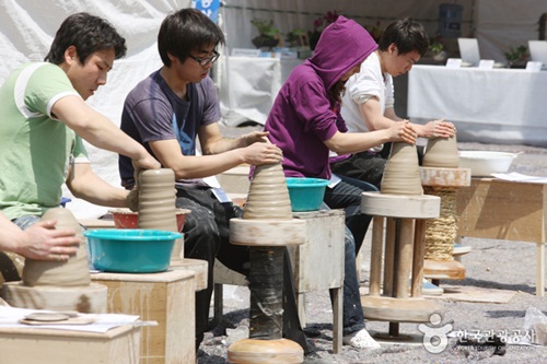 Hàn Quốc – Lễ hội tôn vinh tách trà truyền thống