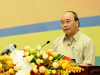 Thủ tướng Nguyễn Xuân Phúc yêu cầu không được để người dân đóng góp quá sức trong xây dựng nông thôn mới