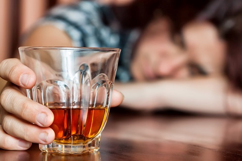 Bia rượu khiến bạn mệt mỏi, đau đầu khi ngủ