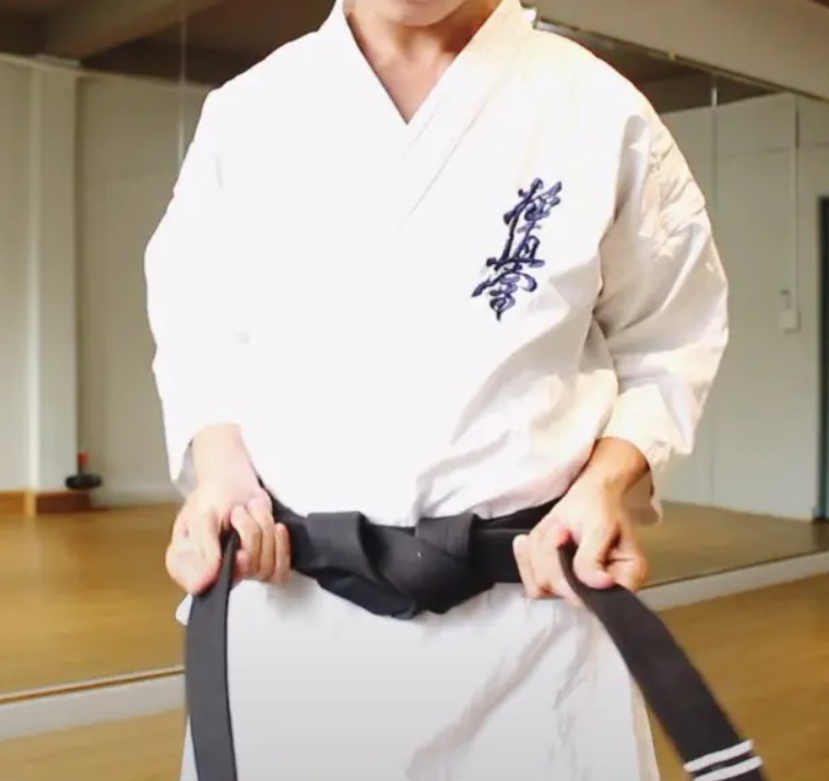 cách thắt đai karate