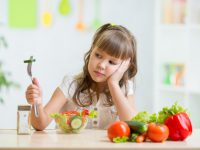 Trẻ biếng ăn nên bổ sung gì giúp trẻ ăn ngon miệng?