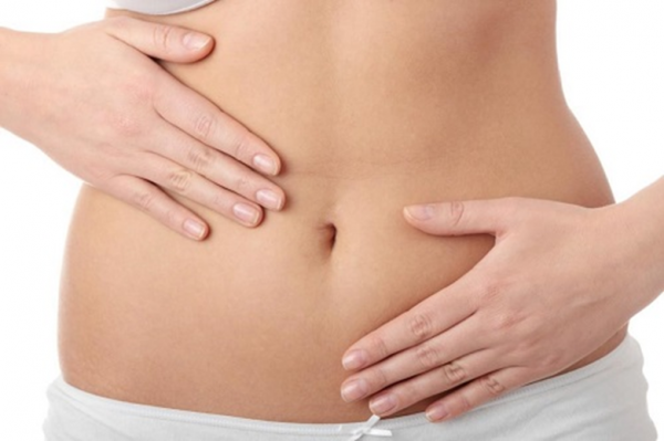 Massage vùng bụng giúp giảm các cơn đau dạ dày.