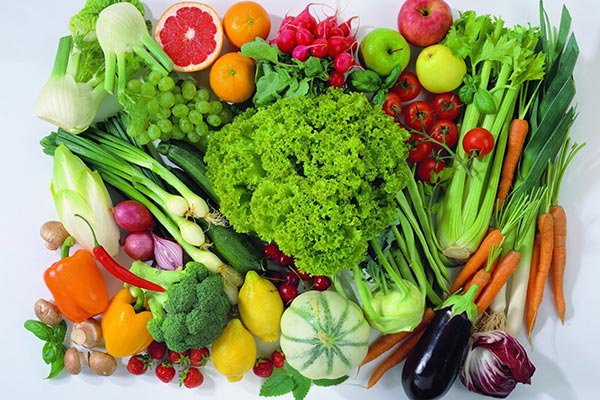 Người bị cao huyết áp nên bổ sung nhiều rau xanh mỗi ngày.